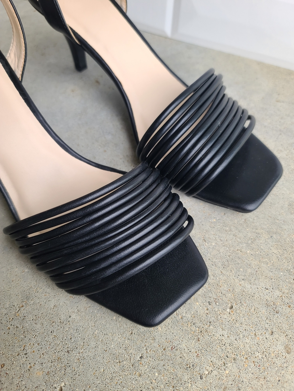H Halston Hong Kong Black Vegan Leather Sling Back Strappy Heel Sandals 8.5 - Picture 7 of 9